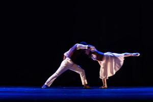 il movimento astratto della danza foto