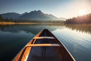 canoa galleggiante su un' sereno montagna lago circondato di alto pino alberi su un' tranquillo, calmo mattina. ai generato foto