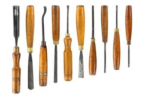 set di scalpello da legno per intagliare strumenti di scultura in legno su sfondo bianco