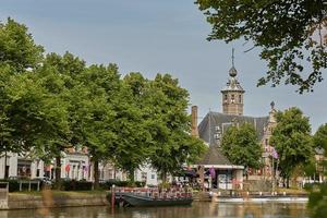 vista del fiume e della chiesa a Vlissingen Zeeland Paesi Bassi foto