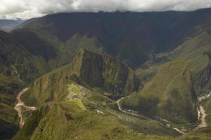 rovine della città perduta degli inca machu picchu e wayna picchu vicino a cusco in perù foto