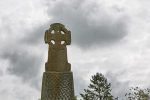 croce celtica nel Pembrokeshire Wales England Regno Unito foto