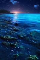 oceano riva a notte, il acqua è pieno di dinoflagellati, raggiante con milioni luminosa blu neon splendore nel il buio minuscolo punti. ai generativo foto