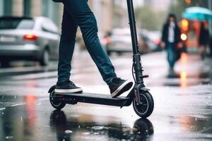 vicino su di irriconoscibile uomo equitazione un' scooter a il città strada, ai generato foto