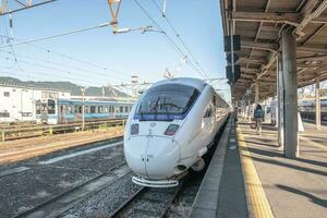 saga,kyushu,giappone - ottobre 25, 2018 jr kyushu treno limitato esprimere kamome foto