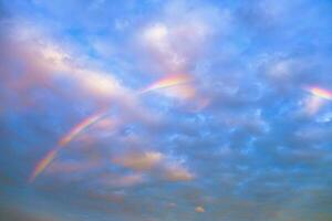 arcobaleno tramonto cielo paesaggio blu orizzonte astratto natura bellissimo Cloudscape all'aperto foto