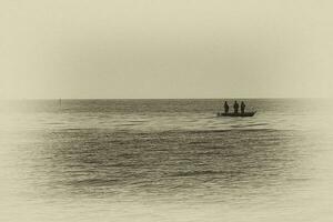 visualizzazioni di il polacco baltico mare nel primavera nel un' retrò stile foto