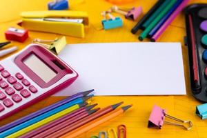 torna a scuola forniture per ufficio foto