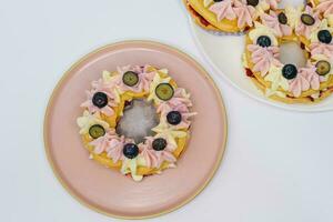 sfondo di colorato torte con frutta- vicino su di torte foto