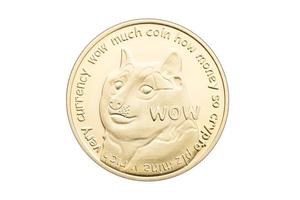 moneta dogecoin isolata su sfondo bianco criptovaluta foto