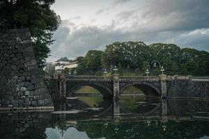 castello di edo a tokyo, giappone in inverno foto