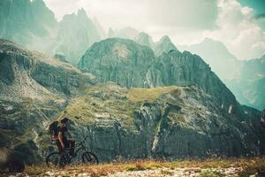 montagna pista bicicletta viaggio foto