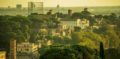 paesaggio urbano di Roma con miscela di antico e urbano architettura. foto