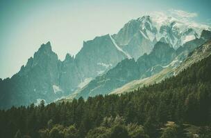 nevoso picco di mont blanc foto