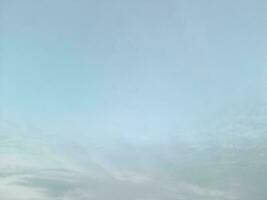 Alba nel il mattina con cielo e nuvole fuco Visualizza foto