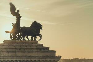 statua di romano carro con pace angelo. foto