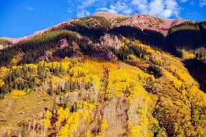 panoramico autunno montagna foto