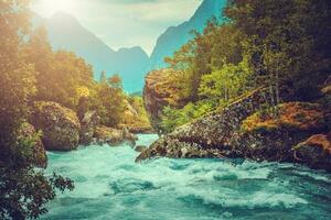 panoramico incontaminato alpino fiume foto