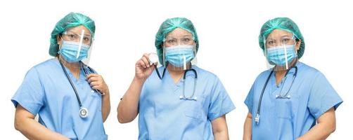 medico asiatico che indossa una protezione per il viso e una tuta protettiva nuova normale per controllare il paziente protegge la sicurezza infezione covid 19 focolaio di coronavirus nel reparto infermieristico di quarantena foto