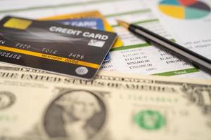 carta di credito su foglio di calcolo