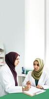 ritratto di musulmano femmina medico professionisti discutere a posto di lavoro nel ospedale o clinica, verticale bandiera design. generativo ai. foto