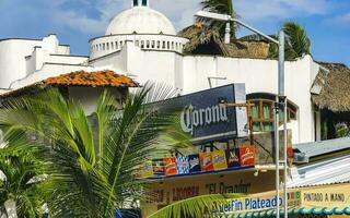 puerto escondido oaxaca Messico 2023 tipico bellissimo colorato turista strada marciapiede città puerto escondido Messico. foto