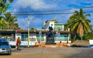 puerto escondido oaxaca Messico 2023 tipico bellissimo colorato turista strada marciapiede città puerto escondido Messico. foto