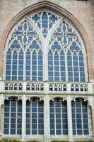 dettagli di il bellissimo architettura nel il storico cittadina di Bruges foto