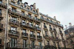 facciata di il antico edifici a Danton strada nel Parigi Francia foto