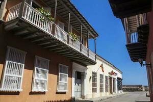 uno di il bellissimo coloniale strade di cartagena de indie nel Colombia foto