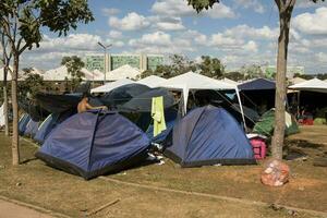 brasiliana, brasile giugno 7 2023 indigeno campo eretto nel brasilia per protesta per terra diritti foto