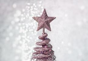 sfondo Natale con albero di Natale lucido foto
