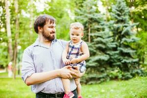 padre con il suo bambino foto