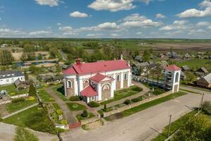 aereo Visualizza su neo Gotico o barocco tempio o cattolico Chiesa nel campagna foto