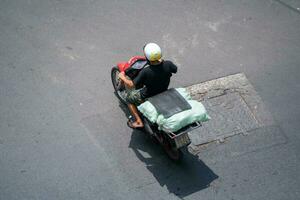 ho chi minh, viet nam - 22 aprile 2023 alto Visualizza di strada nel quartiere 5, ho chi minh città, Vietnam. cittadino trasporto di moto foto