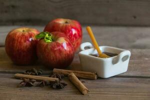 mele e miele simbolo di Rosh hashanah, ebraico nuovo anno foto