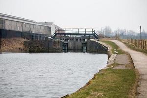 la chiusa e il ponte del canale