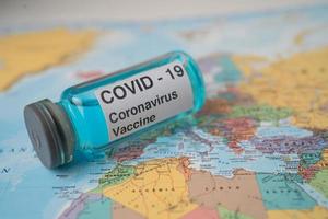bangkok, thailandia, 01 giugno 2020 - vaccino covid-19 sulla mappa