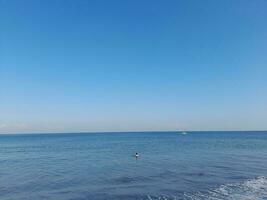 mattina atmosfera su un' spiaggia su il isola di lombok, Indonesia foto