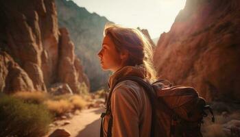 giovane donna escursioni a piedi montagna picco, esplorando natura generato di ai foto