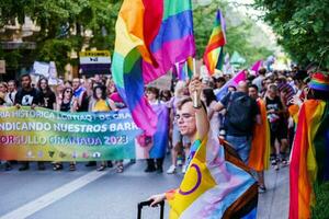 granada, Spagna. giugno 26, 2023. diversità di persone a LGBTQ orgoglio dimostrazione foto