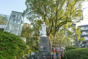 Nagasaki, Kyushu, Giappone - ottobre 24, 2018 statue nel Nagasaki atomico bomba Museo foto