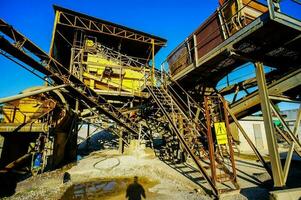 industriale ghiaia cava e sabbia pietra raffineria foto