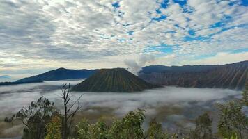 svelare il maestoso bellezza, montare bromo un' porta per il celeste regno foto