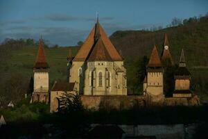 biertan un' molto bellissimo medievale villaggio nel transilvania, Romania. un' storico cittadina nel Romania quello ha conservato il franco e Gotico architettonico stile. viaggio foto. foto