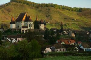 biertan un' molto bellissimo medievale villaggio nel transilvania, Romania. un' storico cittadina nel Romania quello ha conservato il franco e Gotico architettonico stile. viaggio foto. foto