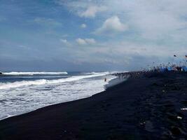 benvenuto per il incantevole regno di il spiaggia, dove il incontro di terra e mare crea un' pittoresco Paradiso foto