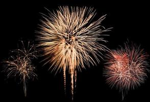 esplosione di fuochi d'artificio colorati nel festival annuale