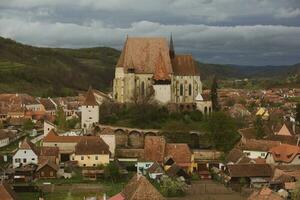 biertan un' molto bellissimo medievale villaggio nel transilvania, Romania. un' storico cittadina nel Romania quello ha conservato il franco e Gotico architettonico stile. viaggio foto. foto