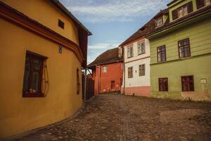 un' bellissimo medievale cittadella città di sighisoara nel il cuore di Romania, Transilvania viaggio destinazione nel orientale Europa. foto